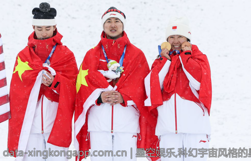 星空娱乐,科幻宇宙风格的星空娱乐展吸引众多未来迷